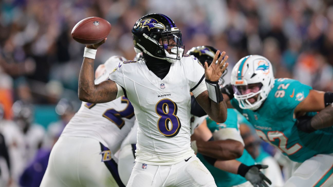 Lamar Jackson returns in style as Ravens rout Dolphins